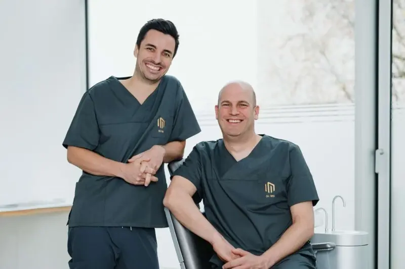 Dr. Florian Will und Dr. Alexander Mai in der Praxisklinik am Theater in W&uuml;rzburg.