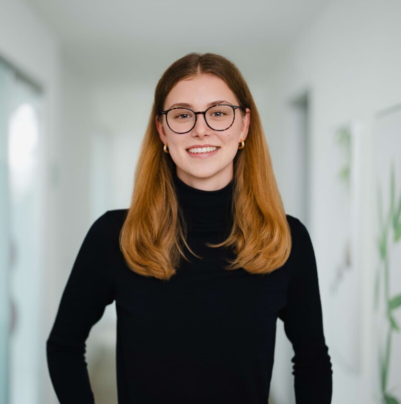 Patientin der Oralchirurgie in der Praxis bei Kitzingen