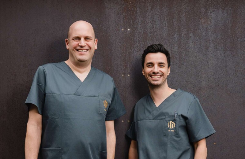 Die Zahn&auml;rzte Dr. Will und Dr. Mai begr&uuml;&szlig;en Sie herzlich auch im Bereich Gesichtschirurgie in der W&uuml;rzburger Praxis.