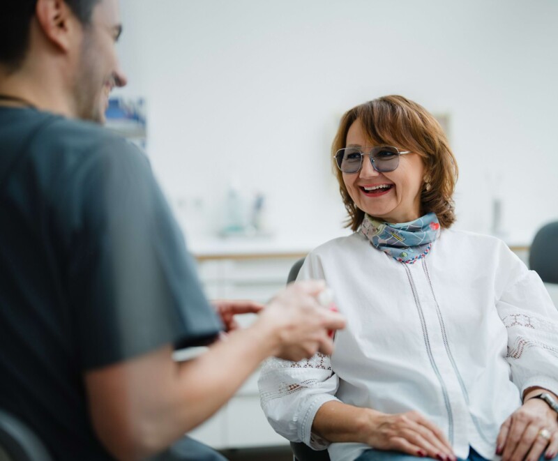 Patienten erh&auml;lt Informationen zur Oralchirurgie in W&uuml;rzburg.